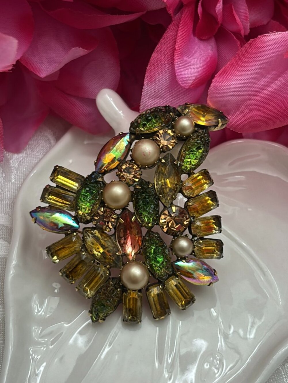 JULIANA D&E MULTI-COLORED RHINESTONE FAUX PEARL BROOCH